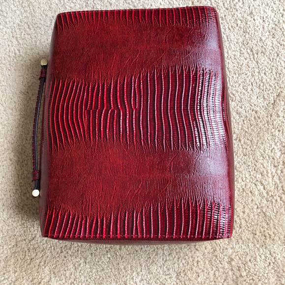 Red Faux Alligator Fashion Accessories Bag - Picture 5 of 5